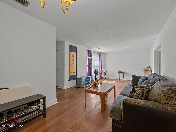 4th image of 8375 BORDEAU Avenue N