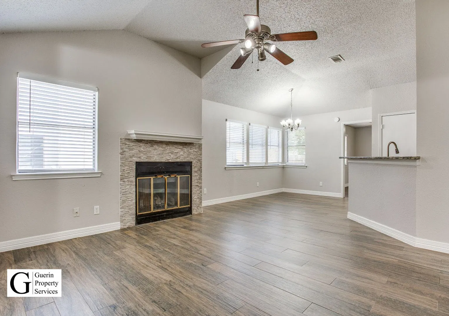 Updated 3-Bedroom Round Rock Duplex | Stainless Appliances + Private Fenced Yard! — Photo 2