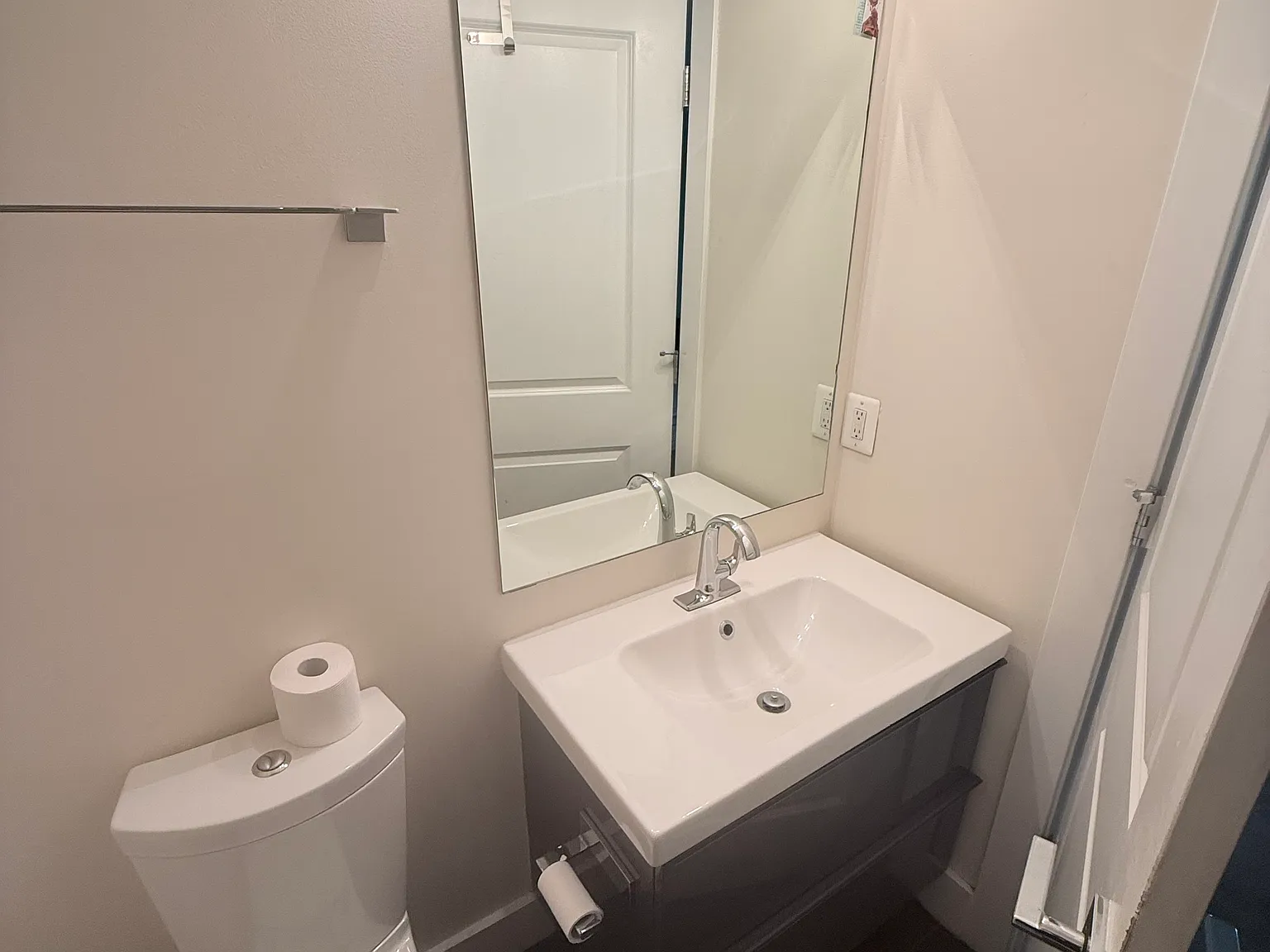 2 bed, 800 sqft, $1,600 — Photo 3