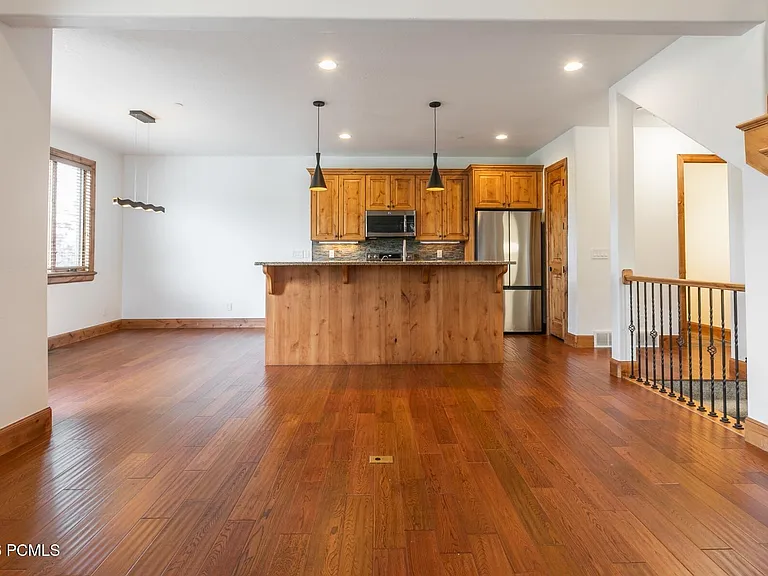 1242 W Stillwater Dr — Photo 4