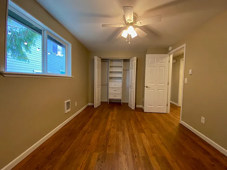 2821 Pacific St — Photo 16