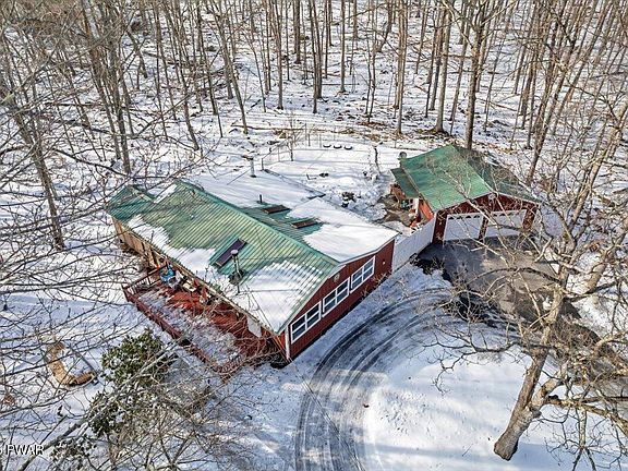 3rd image of 810 Buckhorn Ct