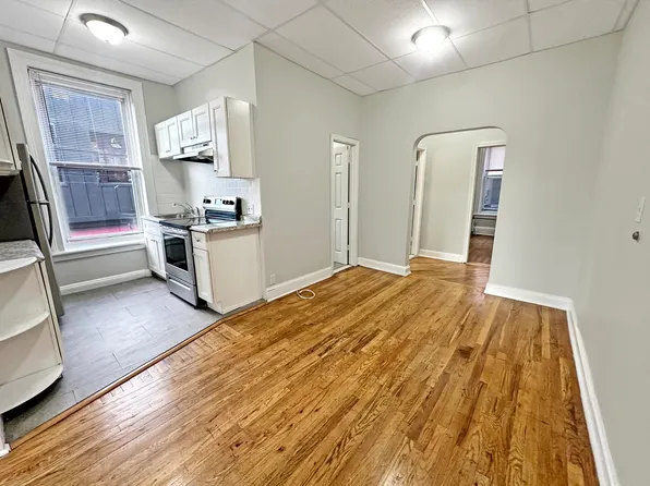 537 Washington Street image 11 of 17