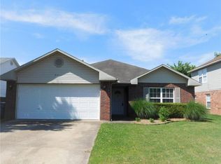 810 Tunbridge Dr, Bentonville, AR 72712