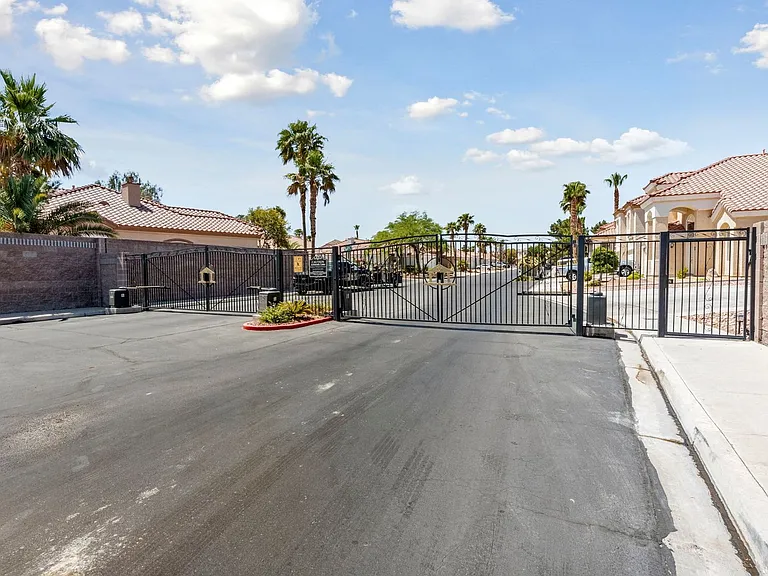 740 Aldo Rae Ct — Photo 35