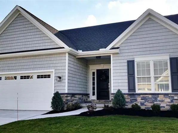 5181 Bridle Path Ln, Lewiston, NY 14092