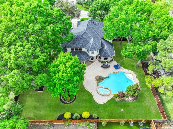 609 Forest Bend Ln, Friendswood, TX 77546