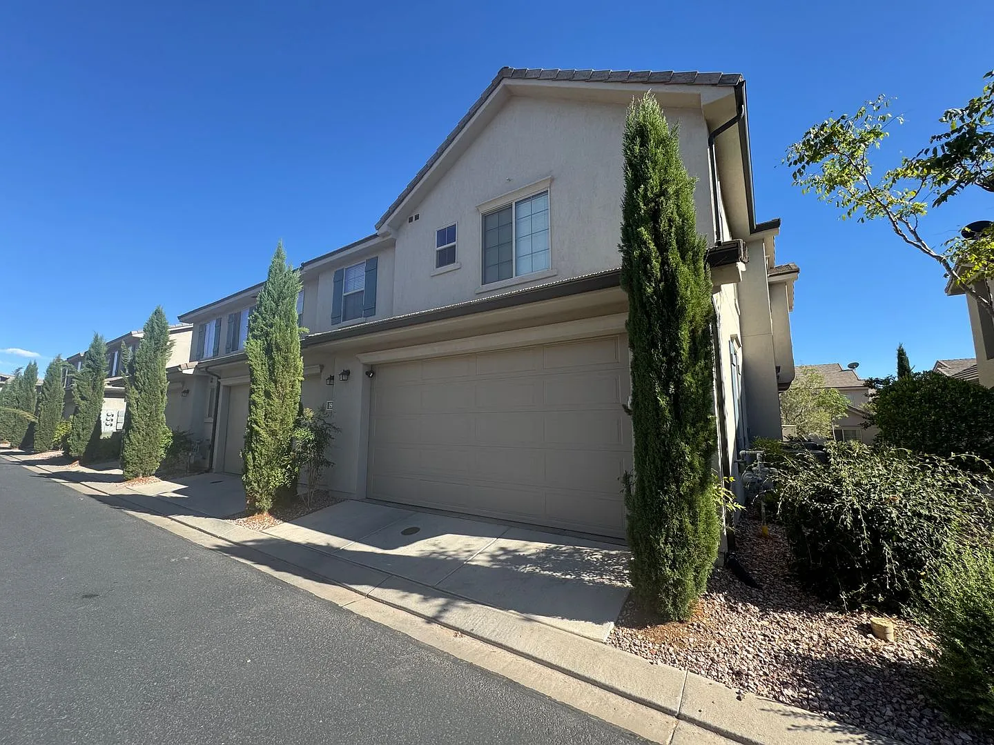 Fully Furnished Sienna Hills 3 bed 2.5 bath Home! — Photo 2