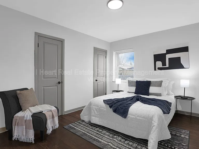 1963 W Broad St #8 — Photo 20
