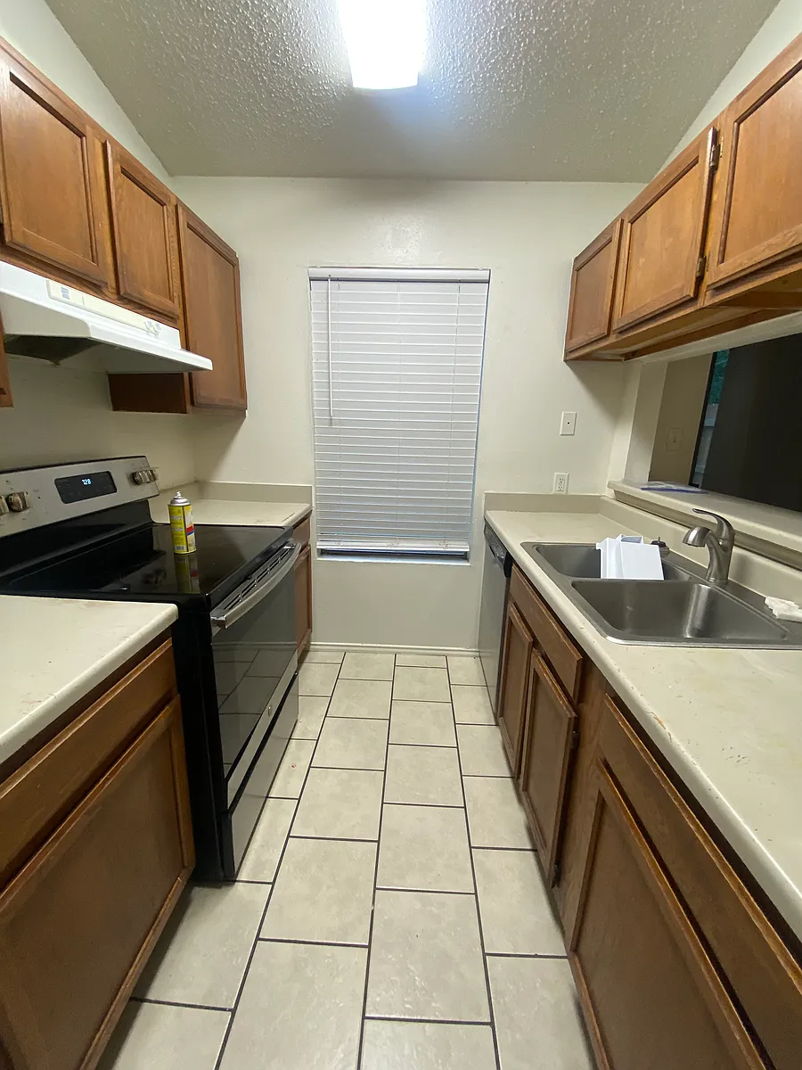 Building Photo - 121 Whisper Way #121