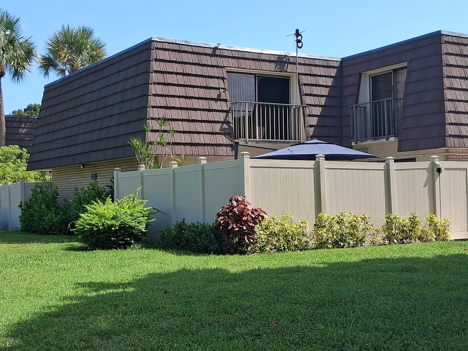 2 bed, 2.5 bath, 1264 sqft, $2,200 — Photo 2