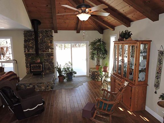 5th image of 1030 White Oak Dr