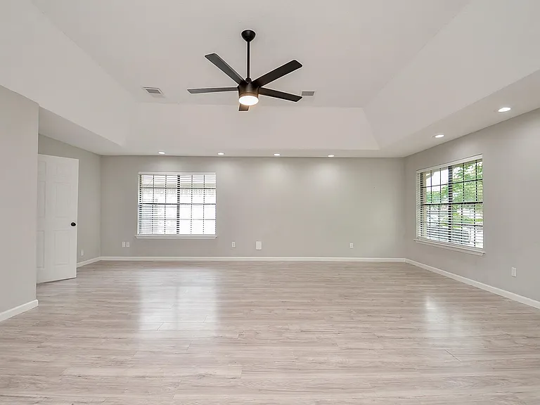 22018 Grand Forks Dr — Photo 24