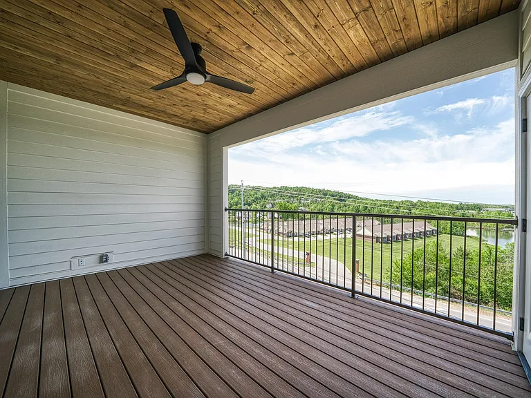 1421 Spring Pointe Ln — Photo 23