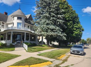 301 1st St NW, Elkader, IA 52043