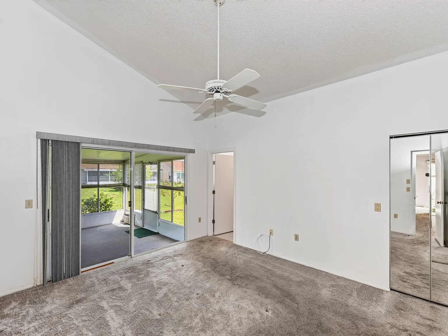 3 bed, 1432 sqft, $2,300 — Photo 4