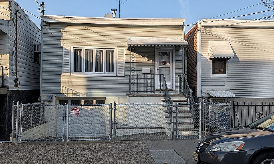 1st image of 1452 44th St