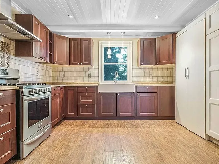 475 Tecumseh St #1B — Photo 9