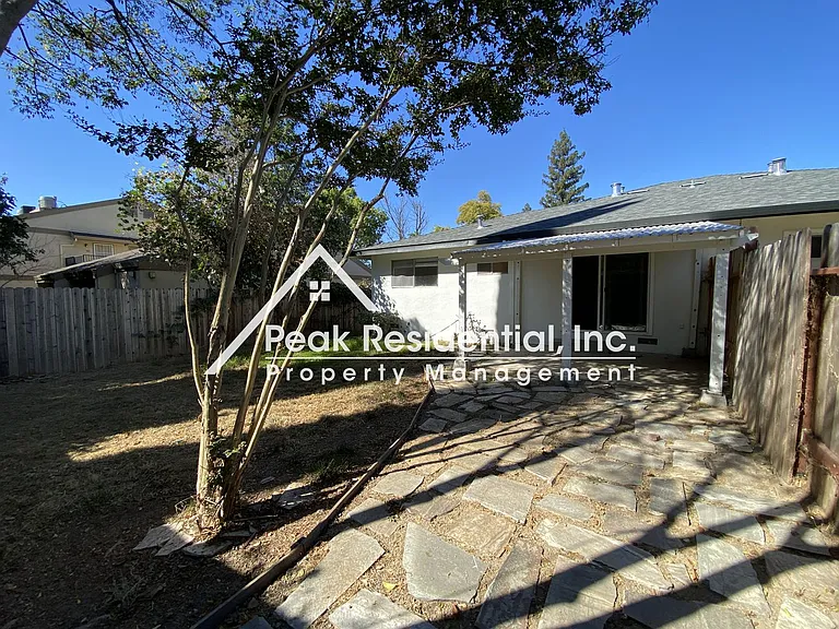 1120 Morton Ct — Photo 18
