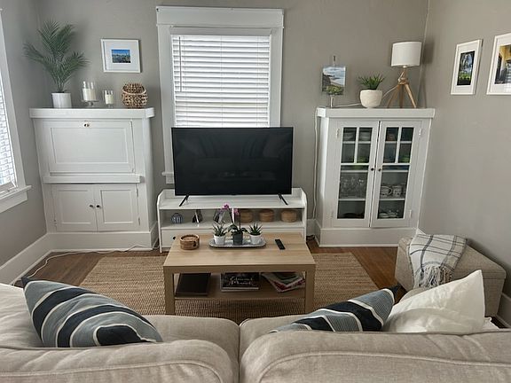 5th image of 231 N Newport Ave #A