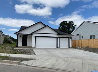 665 Parker Loop, Silverton, OR