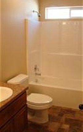 4th image of 474/476 Adria Ln