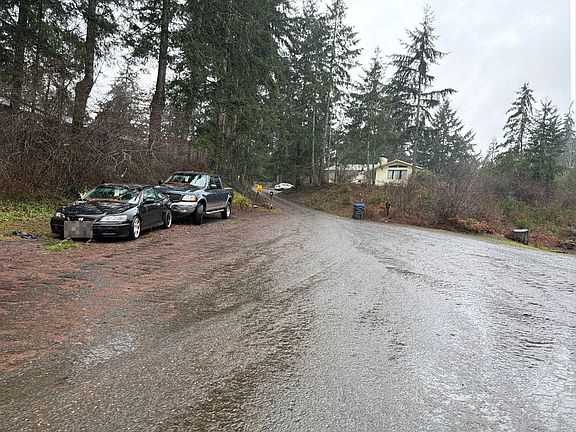 4th image of 51 E Park Ln
