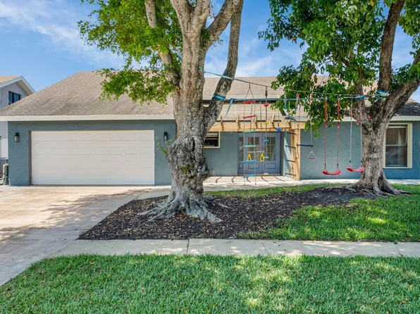 7515 San Mateo Drive E, Boca Raton, FL 33433