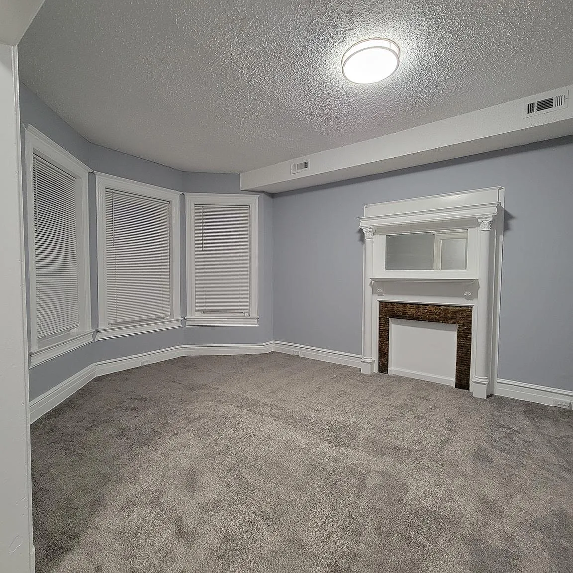 3 bed, 1552 sqft, $3,500 — Photo 2