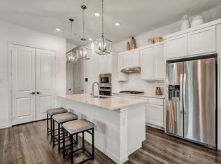 9905 Hennings St, Irving, TX 75063
