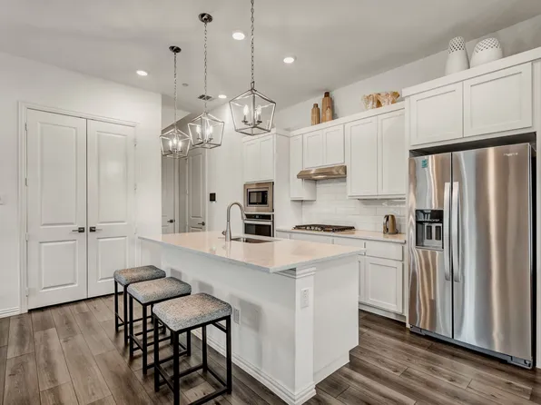 9905 Hennings St, Irving, TX 75063