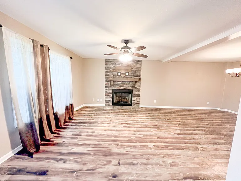 108 Woodtrace Ct — Photo 3