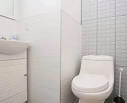 5th image of 218 Boerum St APT 3R