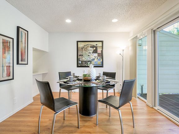 3rd image of 419 Woodminster Dr
