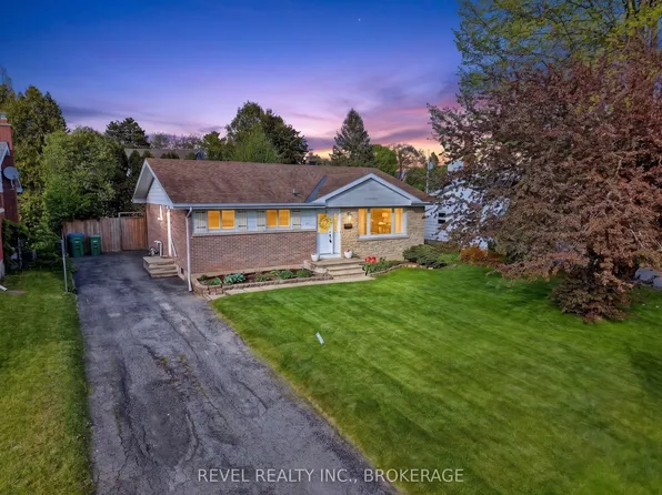 136 Braemar Rd, Kingston, ON K7M 4B8