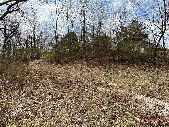 2nd image of 3401 Henry Dr