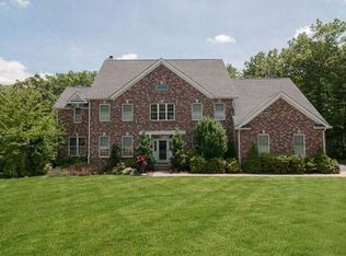 26 Ellsworth Ln, Canton, CT 06019