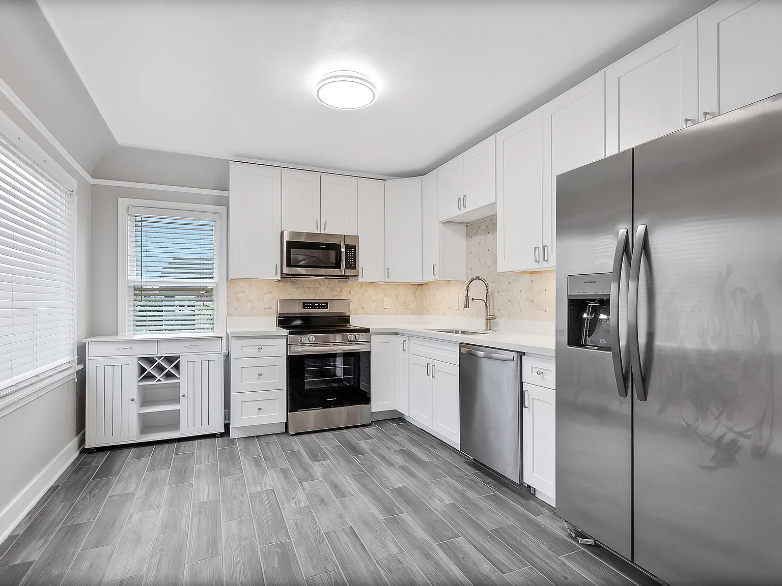 4104 6th Ave — Photo 3