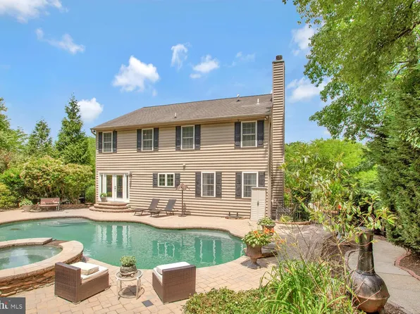 1503 Chase Hill Dr, Severn, MD 21144