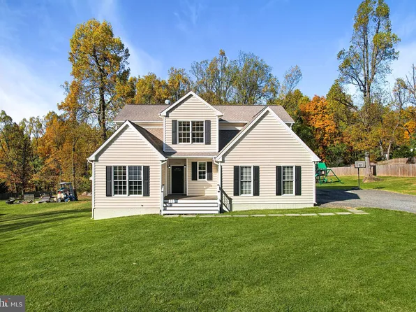 17155 Hays Dr, Bluemont, WV 20135