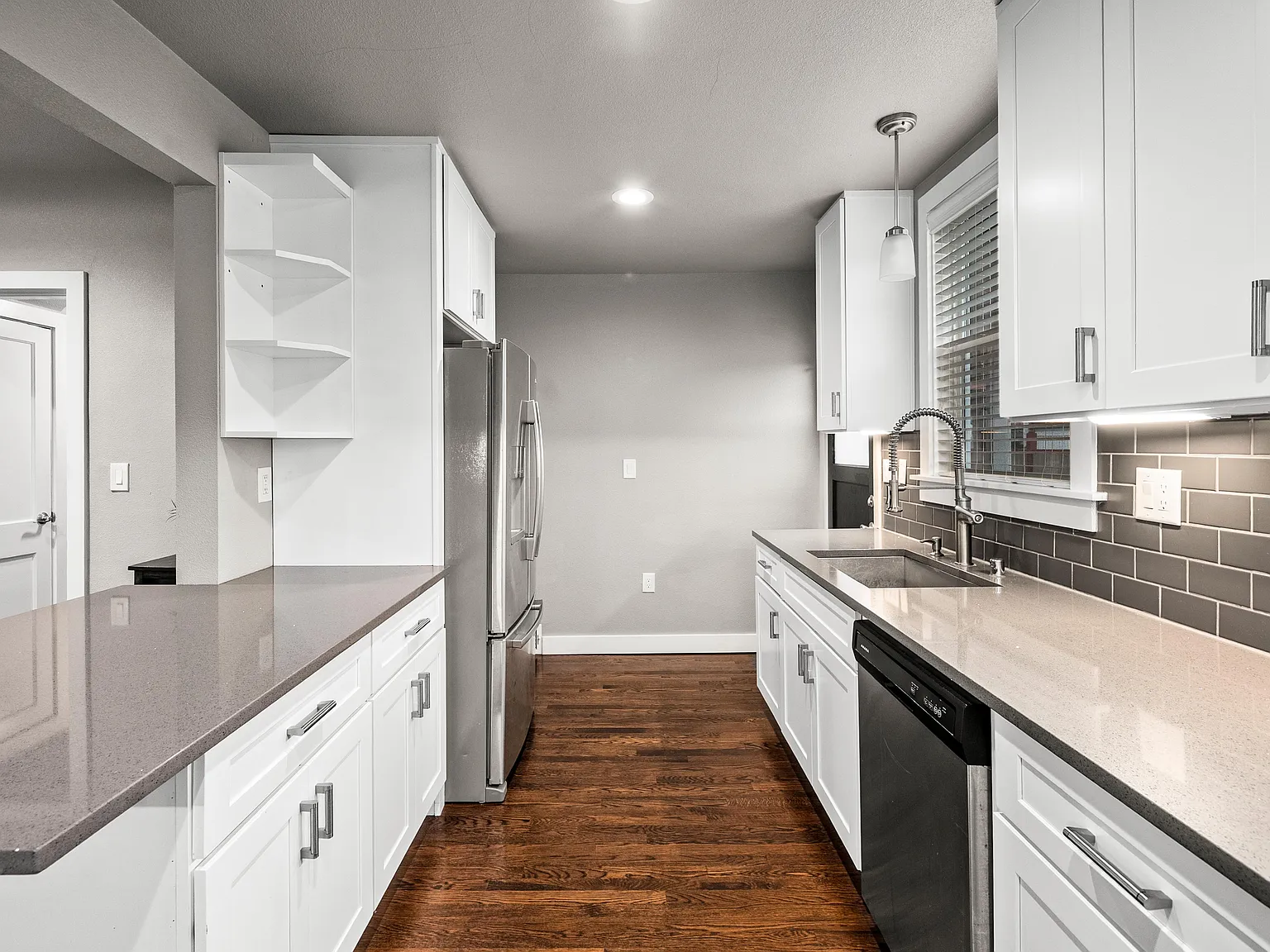 3 bed, 1400 sqft, $2,900 — Photo 4