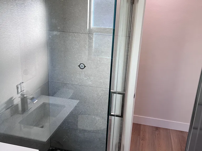 1327 Spazier Ave — Photo 6