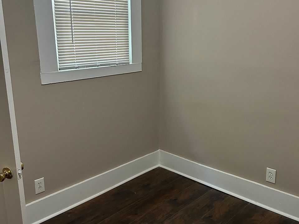 2nd image of 2295 Dauphine St #B