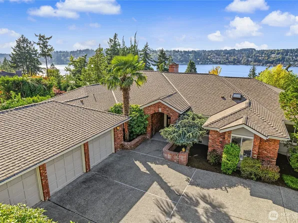 15302 61st Place NE, Kenmore, WA 98028