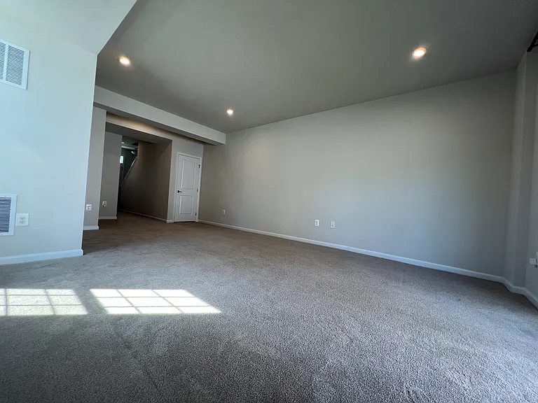 526 River Crest Way — Photo 20