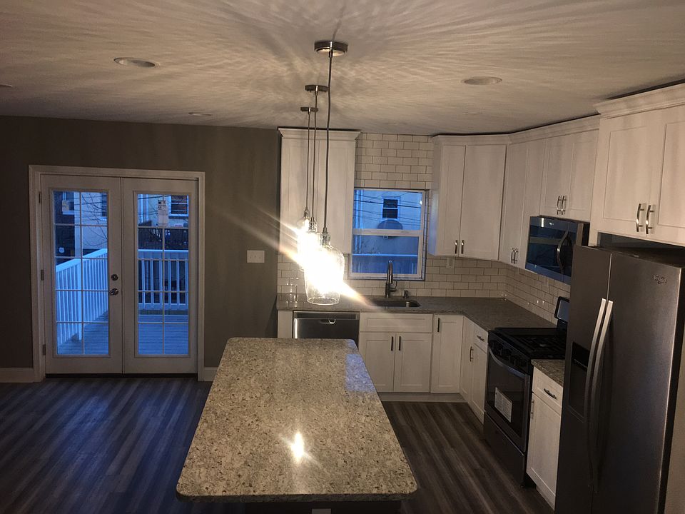 1st image of 915 Chestnut Hill Ave