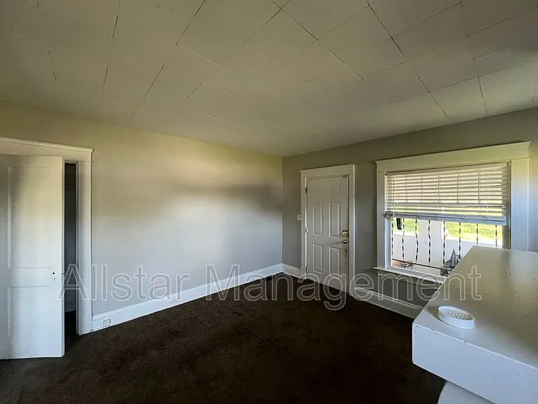 13815 Idarose Ave #1 — Photo 8