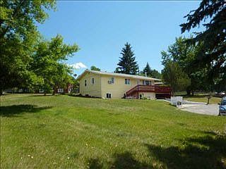 Large lot for lots of elbow room
