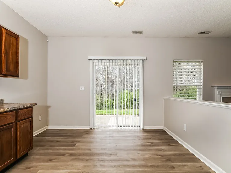 5810 Long Lake Ln — Photo 9