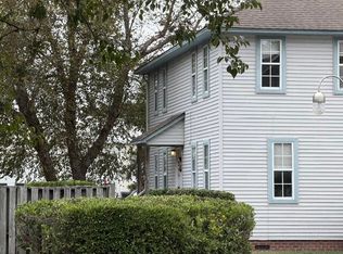 9 Croatan Court, Manteo, NC 27954